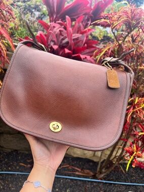 Vintage Coach United Airlines Stewardess TABAC